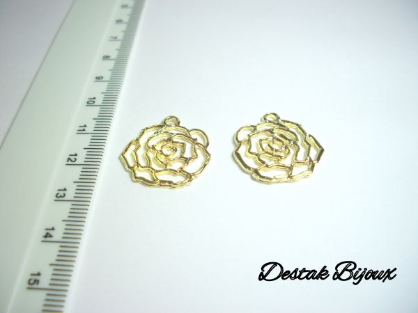 PIN16-PINGENTE FLOR DOURADO-O PAR
